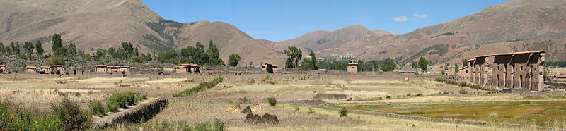 Ракчи (фото - http://en.wikipedia.org/wiki/File:Raqchi_archaeological_site_Peru_(overview).jpg by AgainErick)